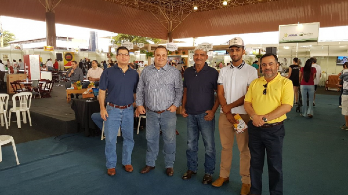 Indiano Pradip Singh visita ExpoZebu e parabeniza ABCZ pela programação da feira