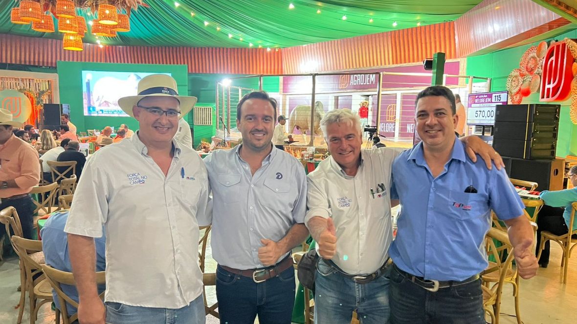 Equipe Técnica e de Fomento da ABCZ participam do 8º Leilão Nelore JEM
