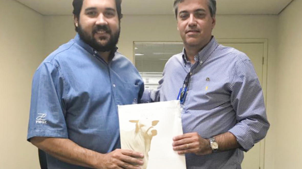 Fazenda Cachoeira 2C doa material genético para o ?Projeto Genômica da ABCZ?