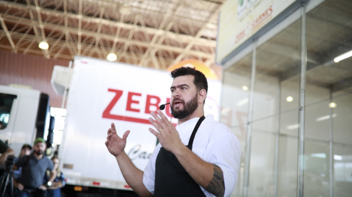 Campeão do ?Masterchef Profissionais? apresenta pratos na Vitrine do Leite