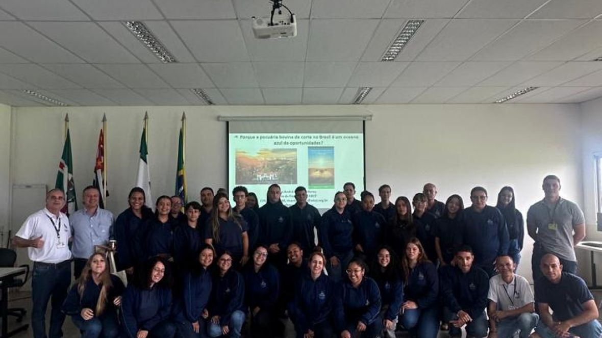 ABCZ leva palestra sobre pecuária sustentável ao Encontro Tecnológico da ETASA