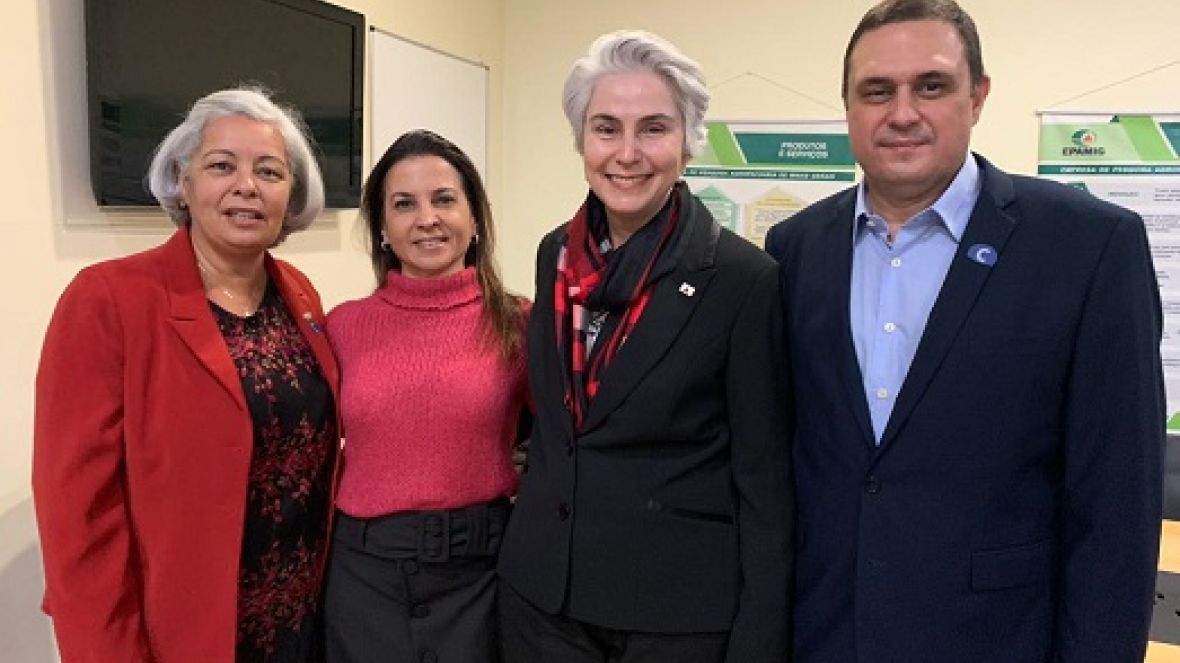 ABCZ participa da posse da nova presidente da EPAMIG