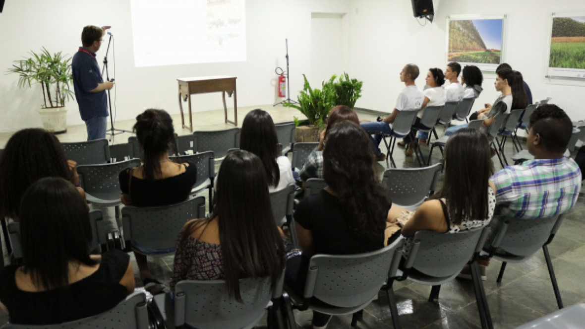 Estudantes conhecem mais sobre ABCZ Jovem e raças zebuínas