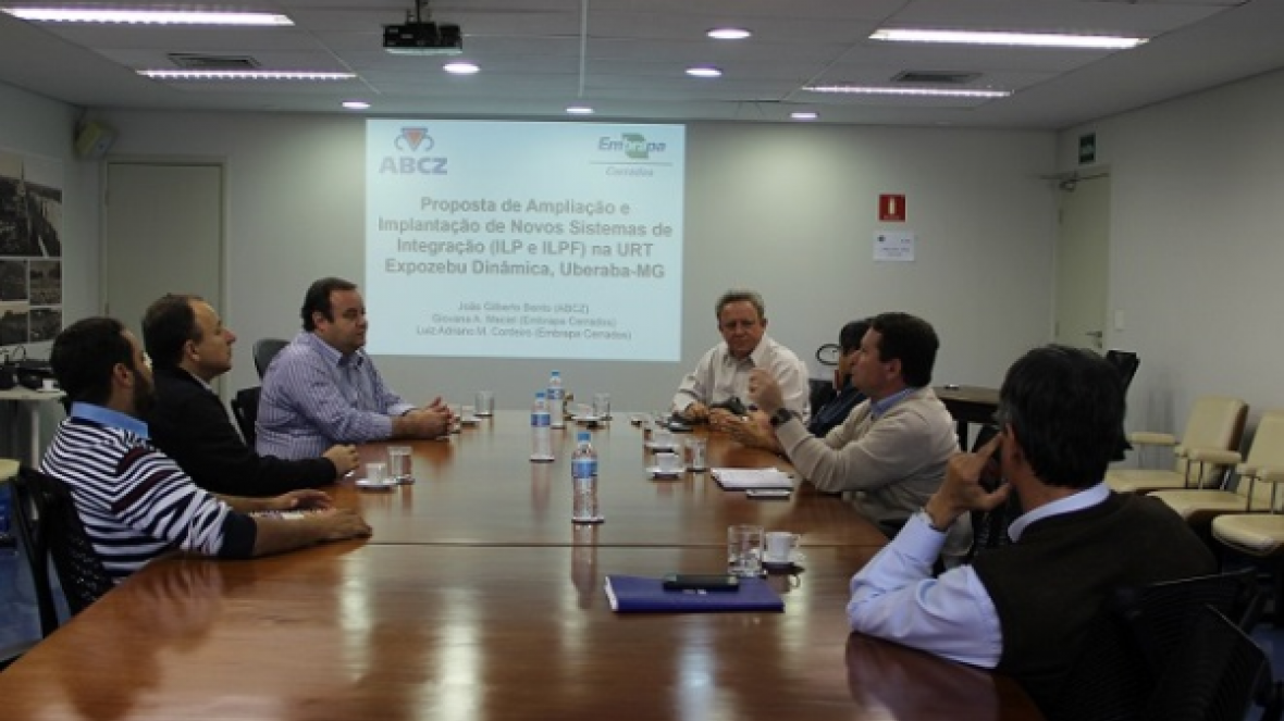 Durante reunião, ABCZ e Embrapa estudam novas parcerias