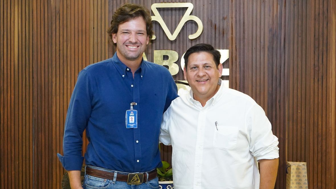 ABCZ recebe, durante a 88ª ExpoZebu, Presidente do Comitê Leiteiro da Asociación Mexicana de Criadores de Cebú (AMCC)