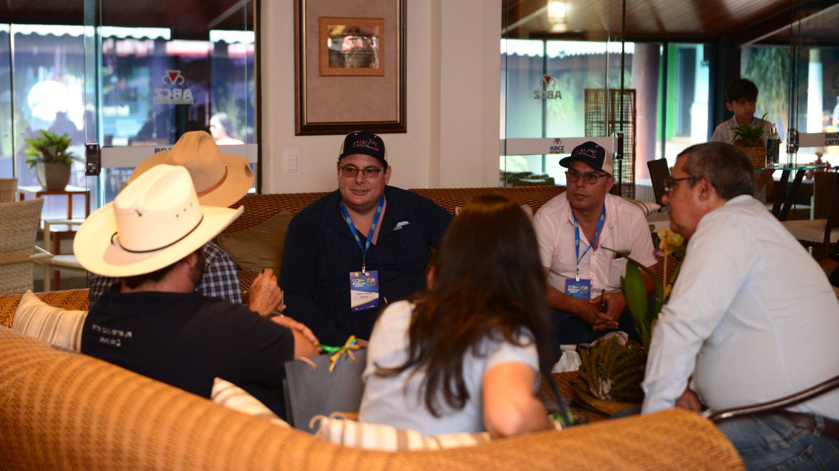 88ª ExpoZebu: Salão Internacional já recebeu mais de 500 visitantes