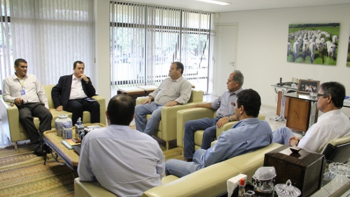 Presidente da ABCZ recebe equipe do Banco do Brasil