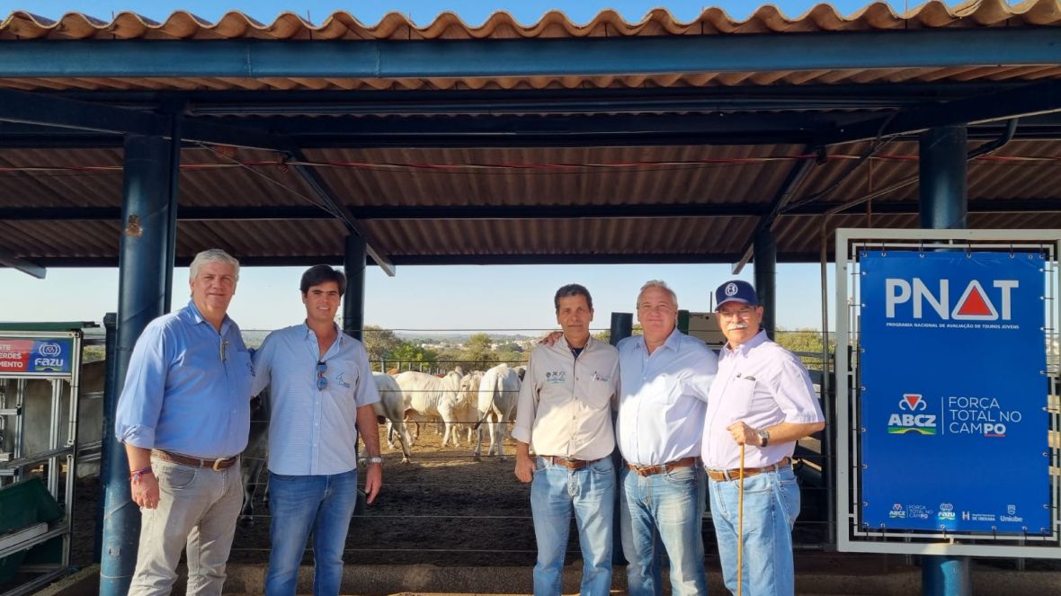 Criadores visitam touros participantes do PNAT 2022