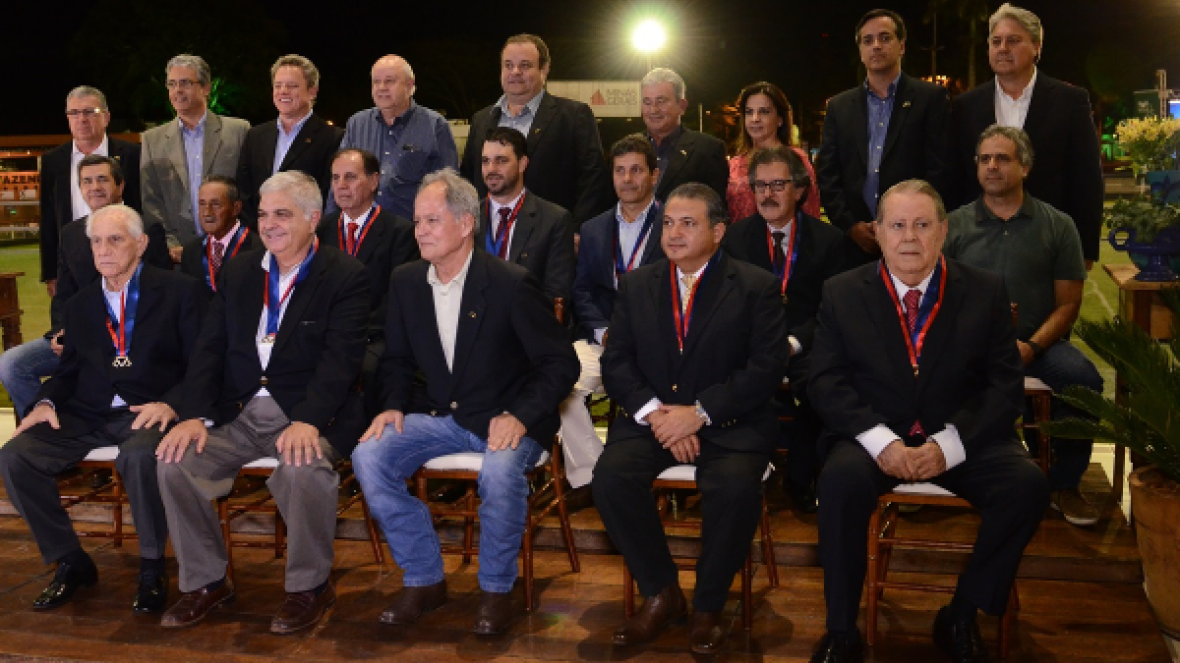 Mérito ABCZ homenageia personalidades da pecuária