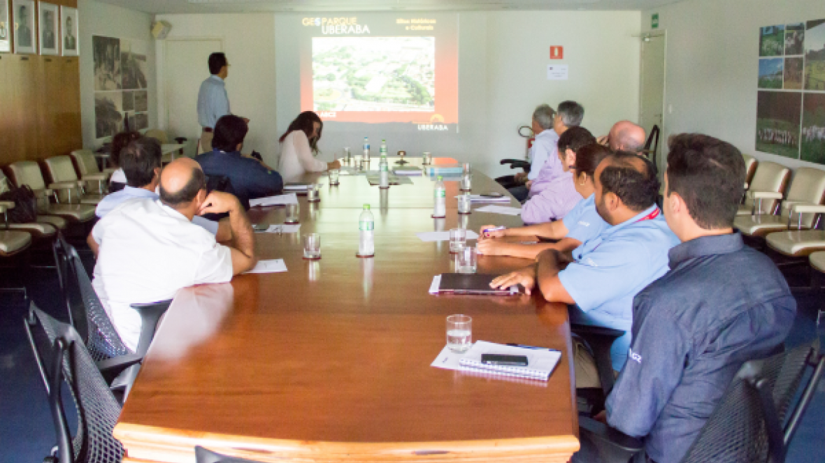 Presidente da ABCZ recebe comitiva para tratar do Geoparque Uberaba