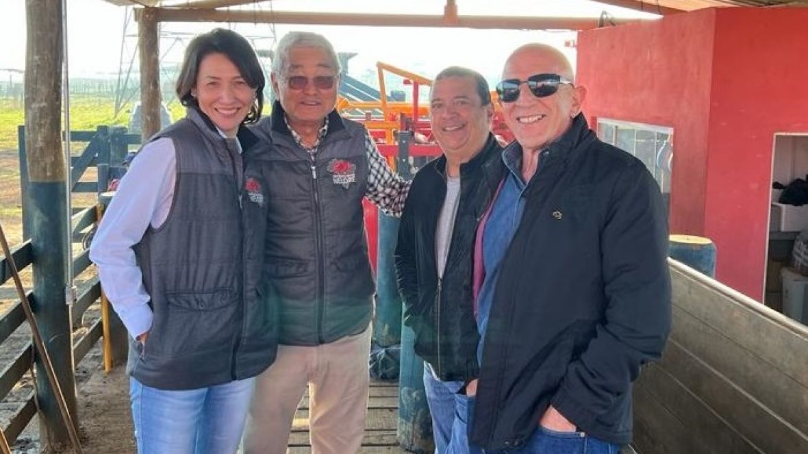 Superintendente Técnico da ABCZ participa da pesagem de animais da Prova de Eficiência Alimentar da Associação Confraria da Carcaça Nelore 