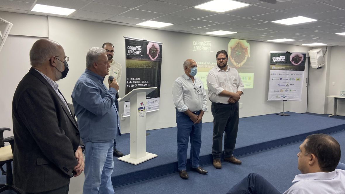 Com apoio da ABCZ, Caravana Embrapa FertBrasil chega a Uberaba