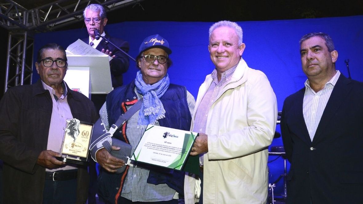 Noite quinta-feira é marcada por entrega de Mérito InduBrasil 