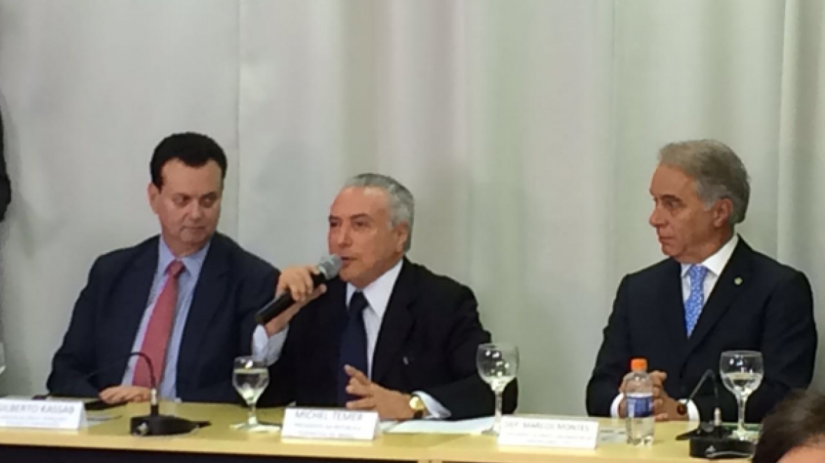 Presidente Michel Temer e quatro ministros almoçam na FPA