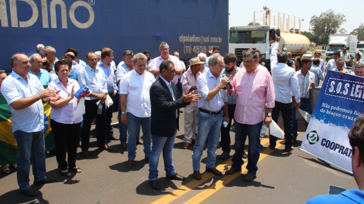Ministro viu que tem força de produtores para lutar pela cadeia leiteira, diz presidente da ABCZ