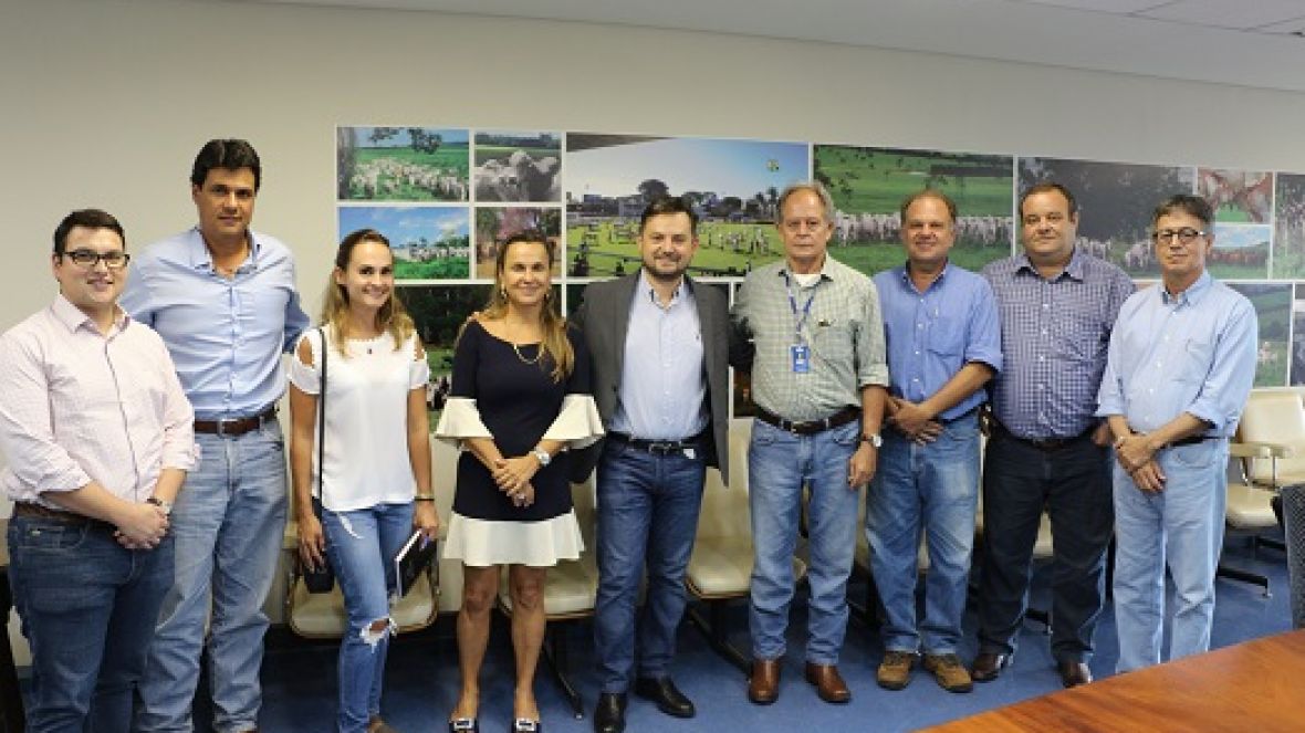 Presidente do Canal Rural visita ABCZ