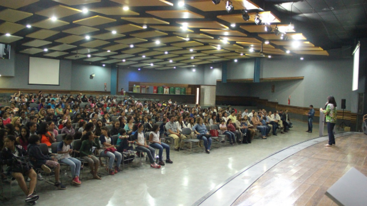 ExpoZebu 2018: mais de mil crianças acompanham lançamento da Revista Zebuzinho