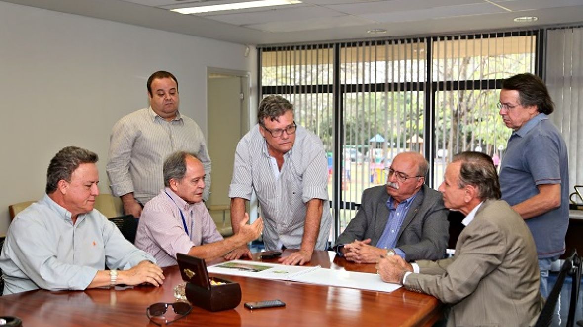 Presidente da ABCZ e Prefeito de Uberaba se reúnem e falam sobre parcerias