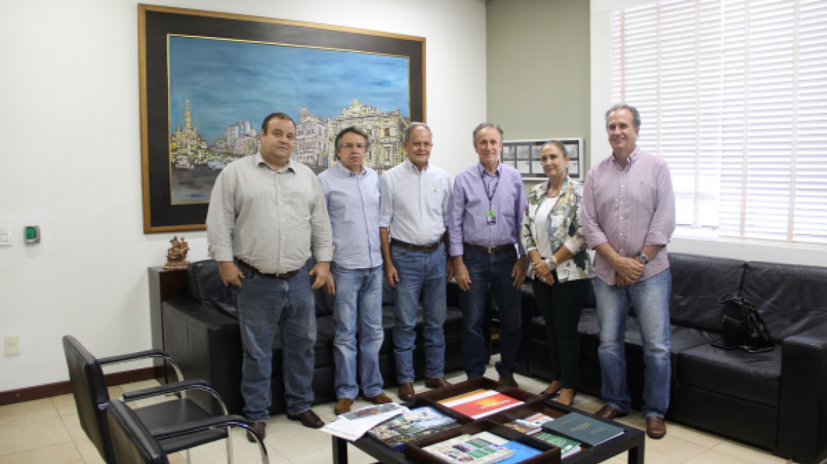 Prefeito de Uberaba recebe diretoria da ABCZ