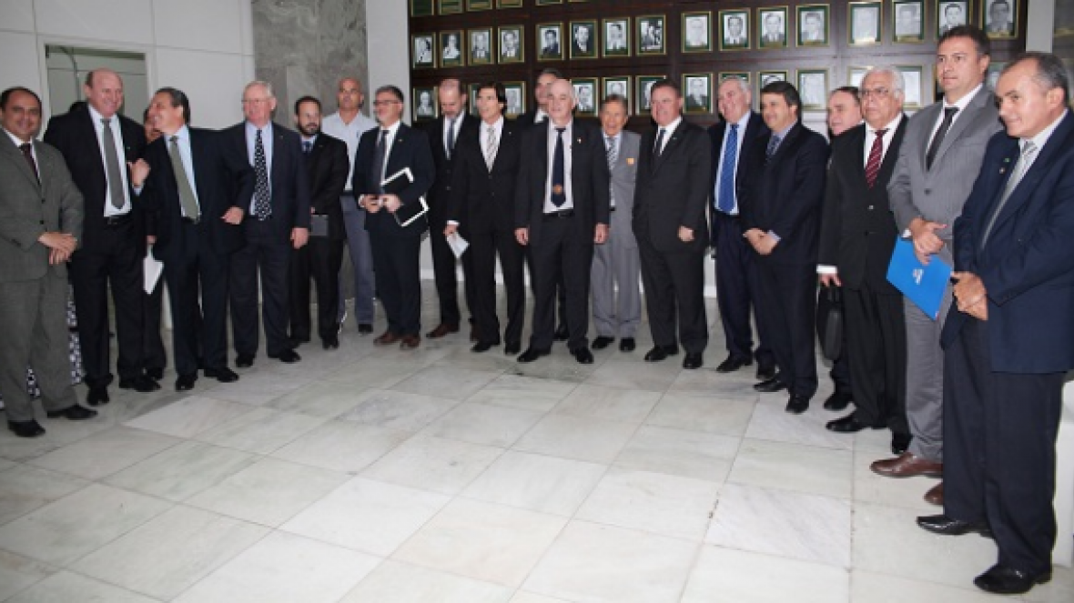 Presidente da ABCZ leva pleitos da pecuária de corte ao ministro Blairo Maggi