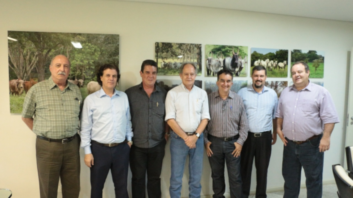Representantes da Prefeitura e do Sindicato Rural de Patos de Minas visitam ABCZ