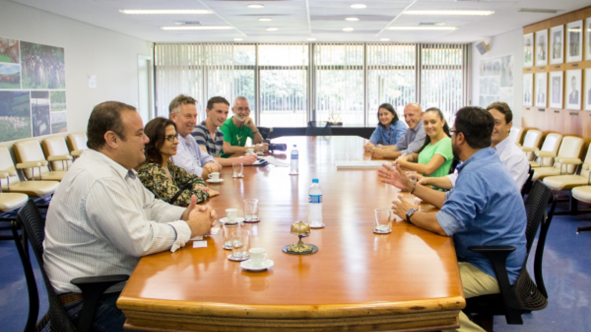 ABCZ recebe comitiva internacional da CRV Lagoa