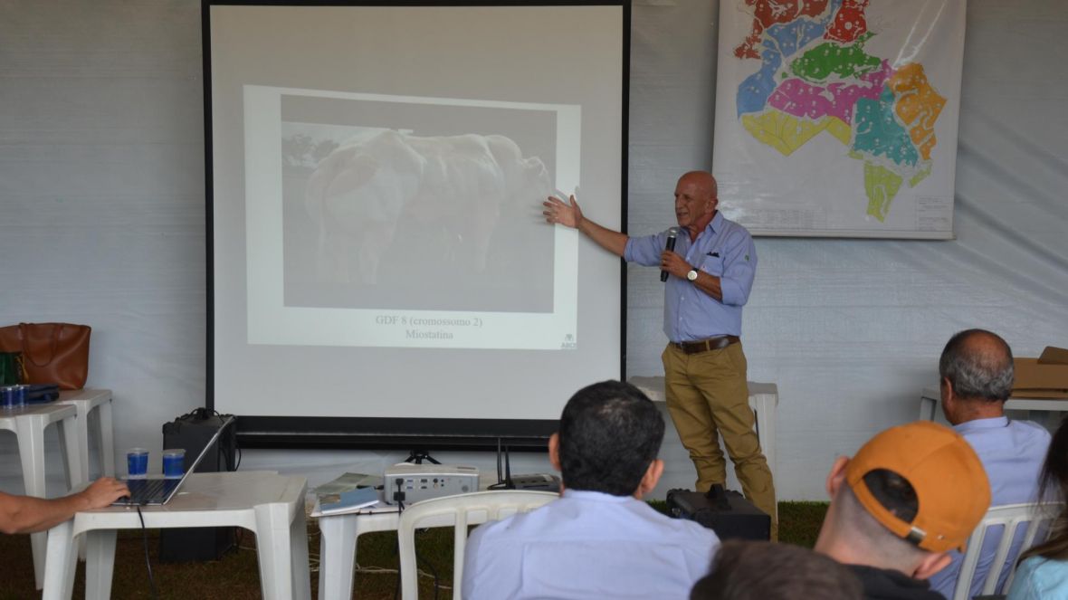 ABCZ participa de ‘Dia de Campo: Seleção Sustentável e Eficiente’, da Universidade Federal de Uberlândia (MG)