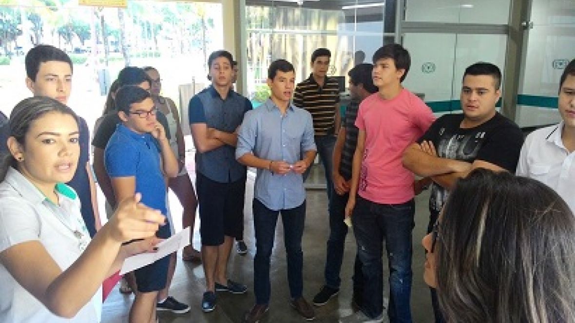 FAZU recebe candidatos do Brasil e exterior para Vestibular Novembro 2015