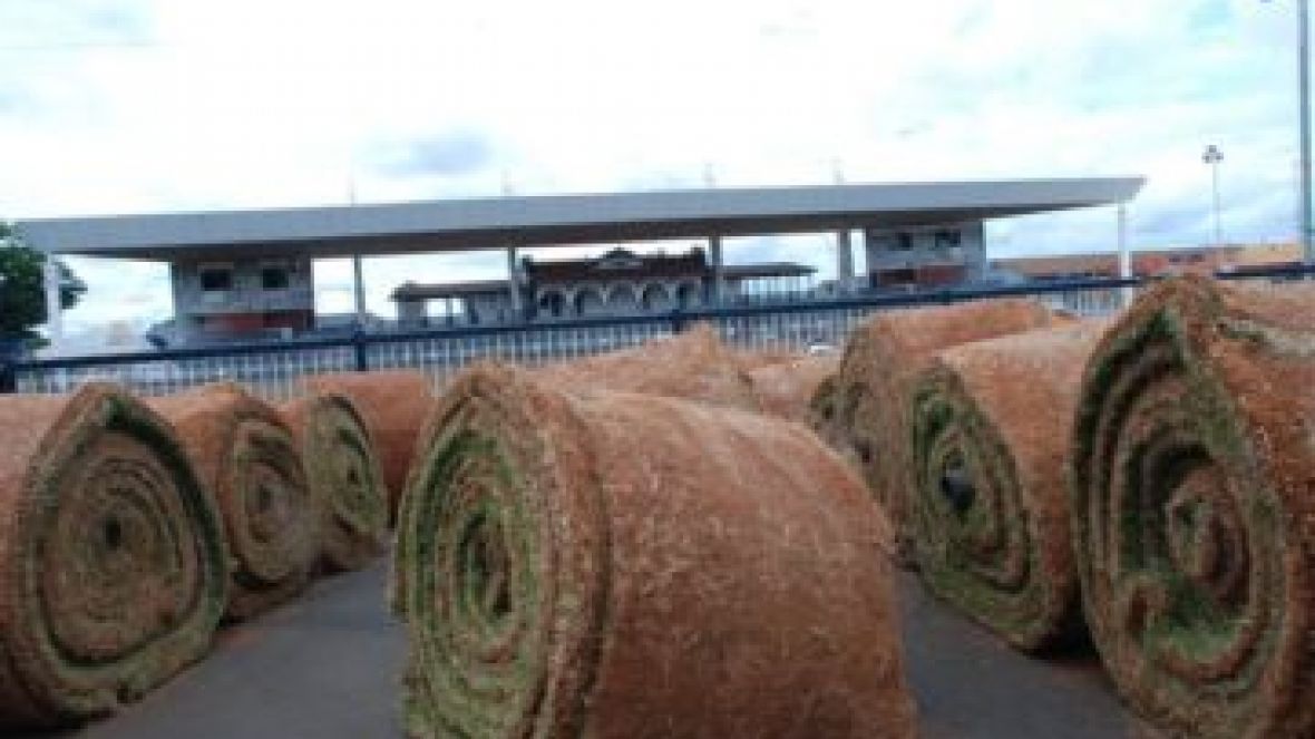 Reforma da pista de julgamento chega a etapa de gramar