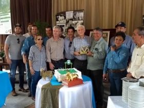 Representantes da ABCZ visitam fazenda São José em comemoração dos 140 anos da linhagem Lemgruber