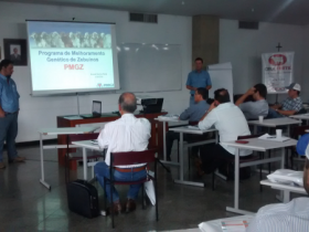 Técnicos da Alta Genetics participam de palestra sobre PMGZ