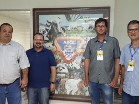 Peruanos visitam ExpoZebu 2018, guiados por técnico da ABCZ
