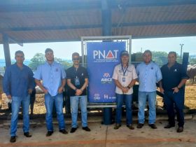 De olho nos novos talentos do melhoramento genético: equipe da Central ABS visita touros jovens do PNAT 2023