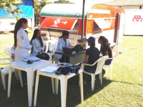  Equipe do Hospital Dr. Hélio Angotti agenda exames gratuitos na Expozebu 2016