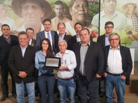 ABCZ é homenageada durante aniversário de 69 anos da Emater