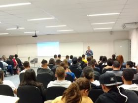 Gerente do Zebu.Org ministra palestra para os alunos do Centro Universitário UNA
