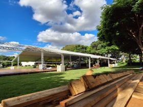 Contagem regressiva para a 90ª ExpoZebu: reta final de montagem movimenta o Parque Fernando Costa